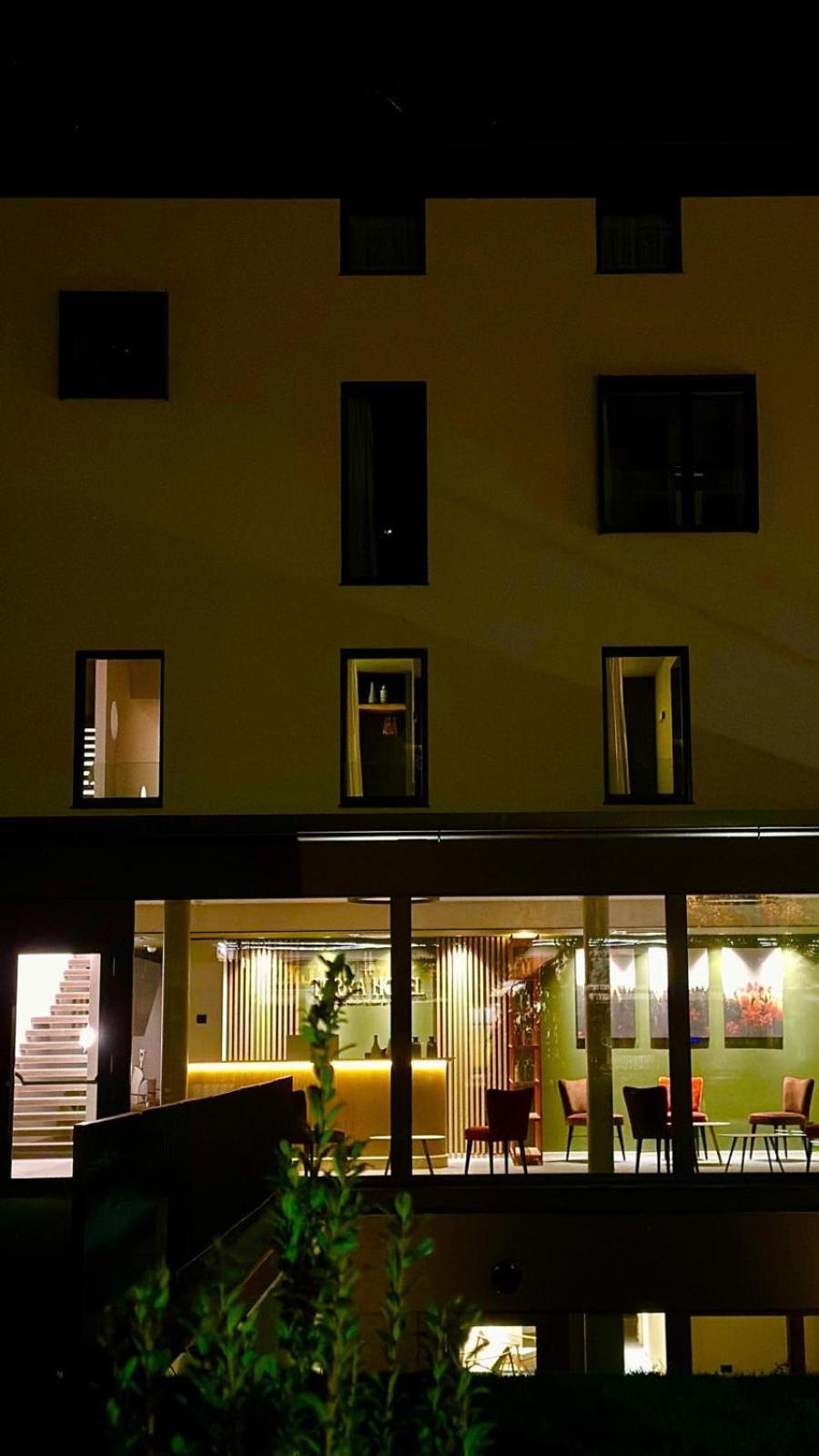 Terra Hotel Boutique Tirano Luaran gambar